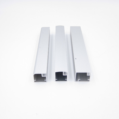 6063 T5 saupoudrent les extrusions en aluminium enduites pour Peru Corrales