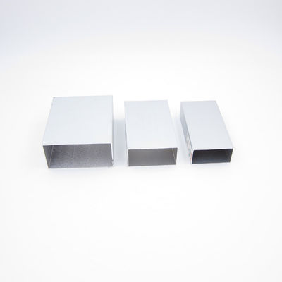 Les profils en aluminium de tube de la section T5 6063 carrée saupoudrent enduit