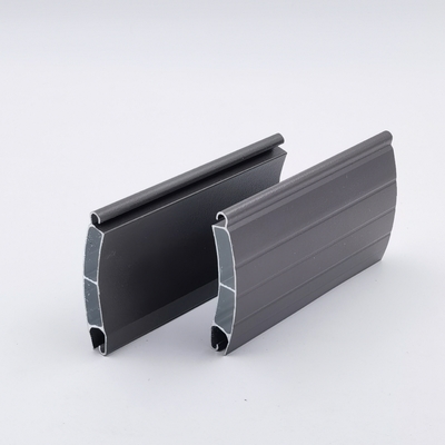 6063-T5 a adapté des profils aux besoins du client de lamelle et de voie de porte de volet de roulement d'alliage d'aluminium pour le garage