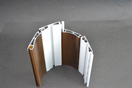 Profils en aluminium d'extrusion de grain de rouleau de lamelle en bois de volet pour la porte de garage
