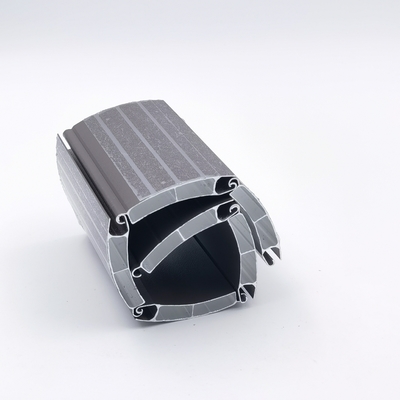 Profils en aluminium d'extrusion de modèle de rouleau de lamelle différente de volet pour la porte de garage