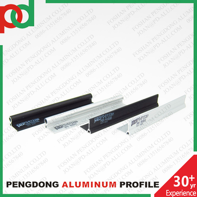 Service de coupe personnalisable Profiles en aluminium de couleur de grain de bois pour garde-robe Cadre de porte coulissante