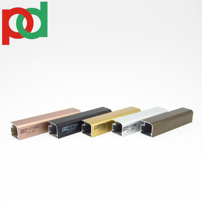 Technologie d'extrusion Profiles en aluminium de la série 6000 pour meubles en mélamine Anodisé en or chrome bronze en grandes tailles