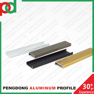 Technologie d'extrusion Profiles en aluminium de la série 6000 pour meubles en mélamine Anodisé en or chrome bronze en grandes tailles