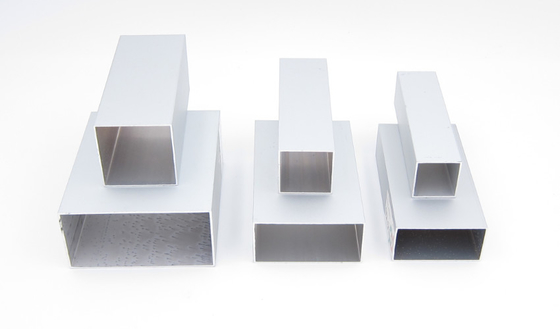 Extrusions en aluminium de la Manche de profil carré de la fenêtre de glissement 40 * 40