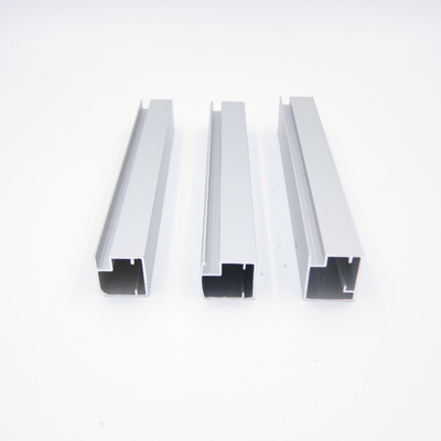 6063 T5 saupoudrent les extrusions en aluminium enduites pour Peru Corrales
