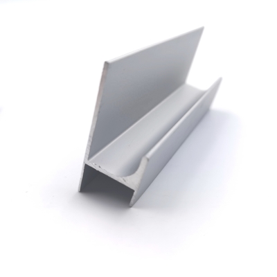T forment les panneaux en aluminium des profils 18MM de cuisine