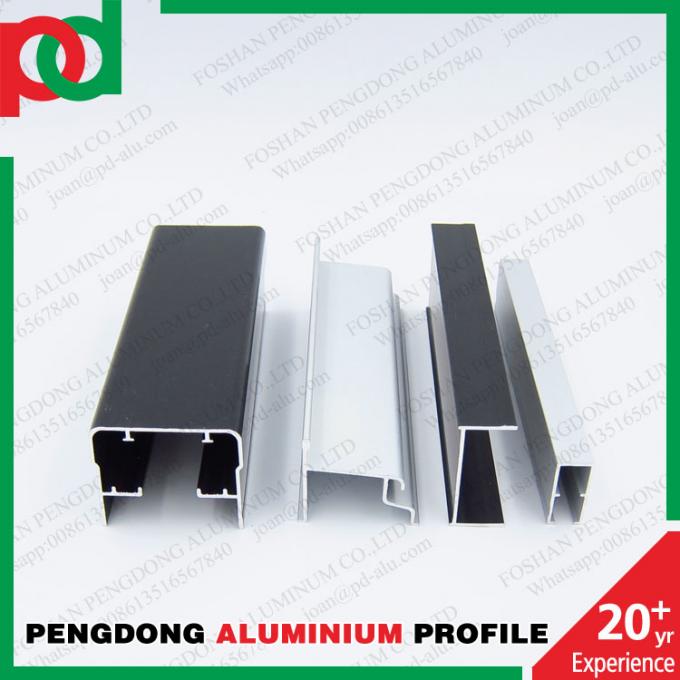 Les profils en aluminium versent la boîte à l'importation du Chili et de la Bolivie en provenance de la Chine