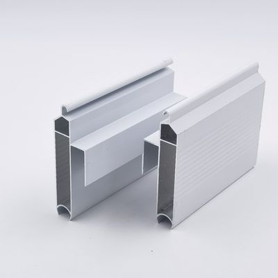 Bon prix 6063-T5 a adapté des profils aux besoins du client de lamelle et de voie de porte de volet de roulement d'alliage d'aluminium pour le garage en ligne