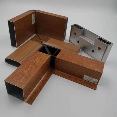 Bon prix le bois de profil de 5.8M Aluminium Kitchen Cabinet a enduit l'épaisseur de 1.4mm en ligne