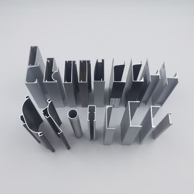 Bon prix 6 mètre 6063 profils en aluminium de la cuisine T5 pour l'Amérique du Sud en ligne