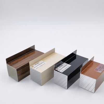 Bon prix les profils de 5.8M Length Aluminium Kitchen argentent le polonais brillant en ligne